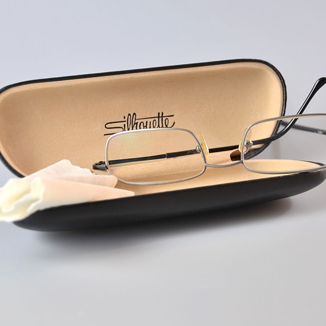 eye glasses in case
